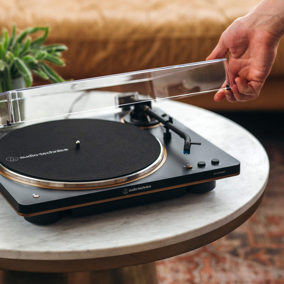 Audio-Technica AT-LP70XBT — La platine vinyle idéale pour débuter